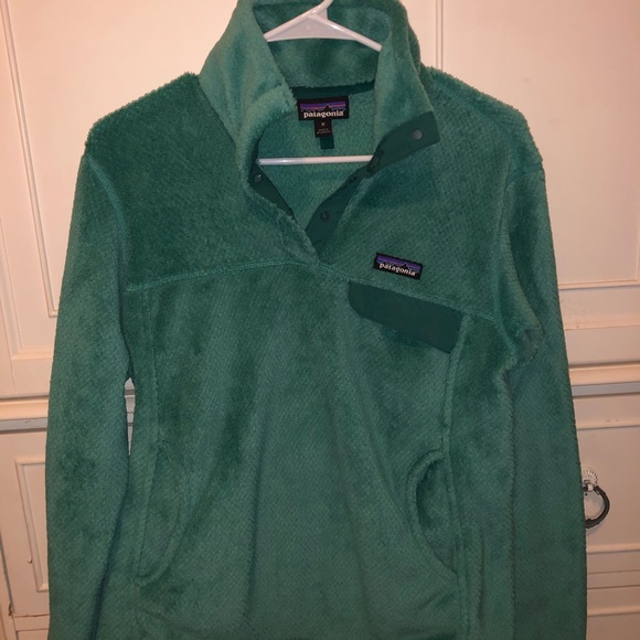 Patagonia Tops - PATAGONIA 3 QUARTER BUTTON DOWN